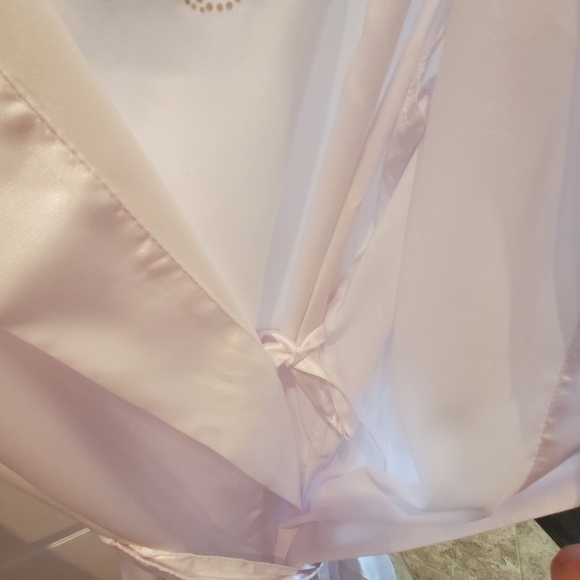 Bridal Robe - LIKE NEW - Picture 5 of 5